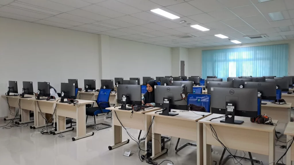 Pentingnya Fasilitas Laboratorium Komputer di Sekolah